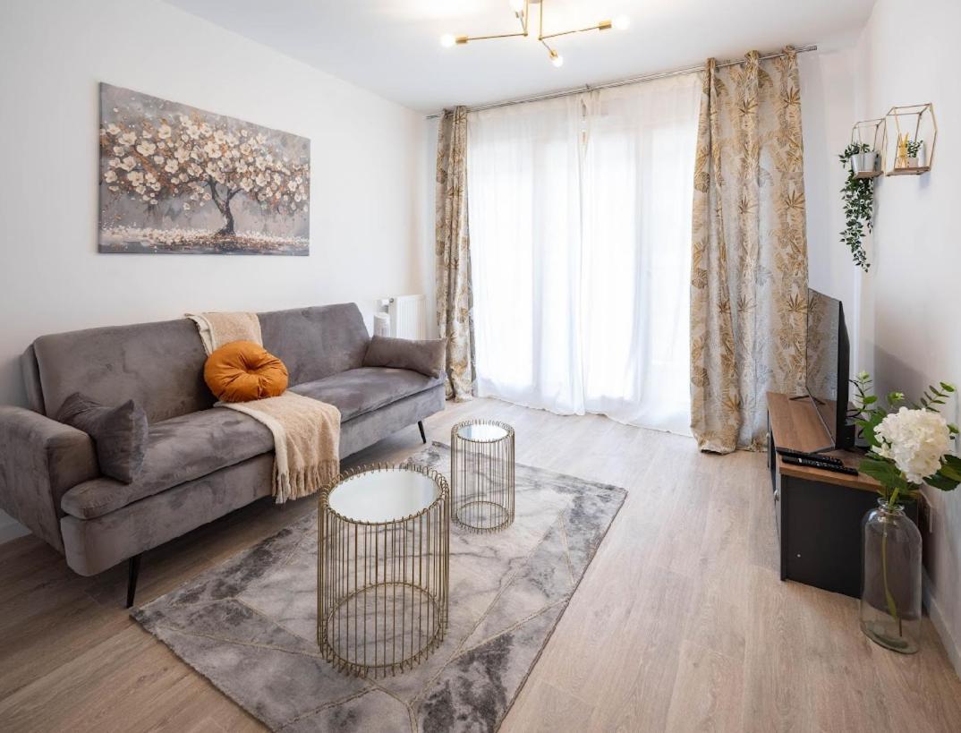 Sejour Unique A Pierrefitte Apartment ภายนอก รูปภาพ