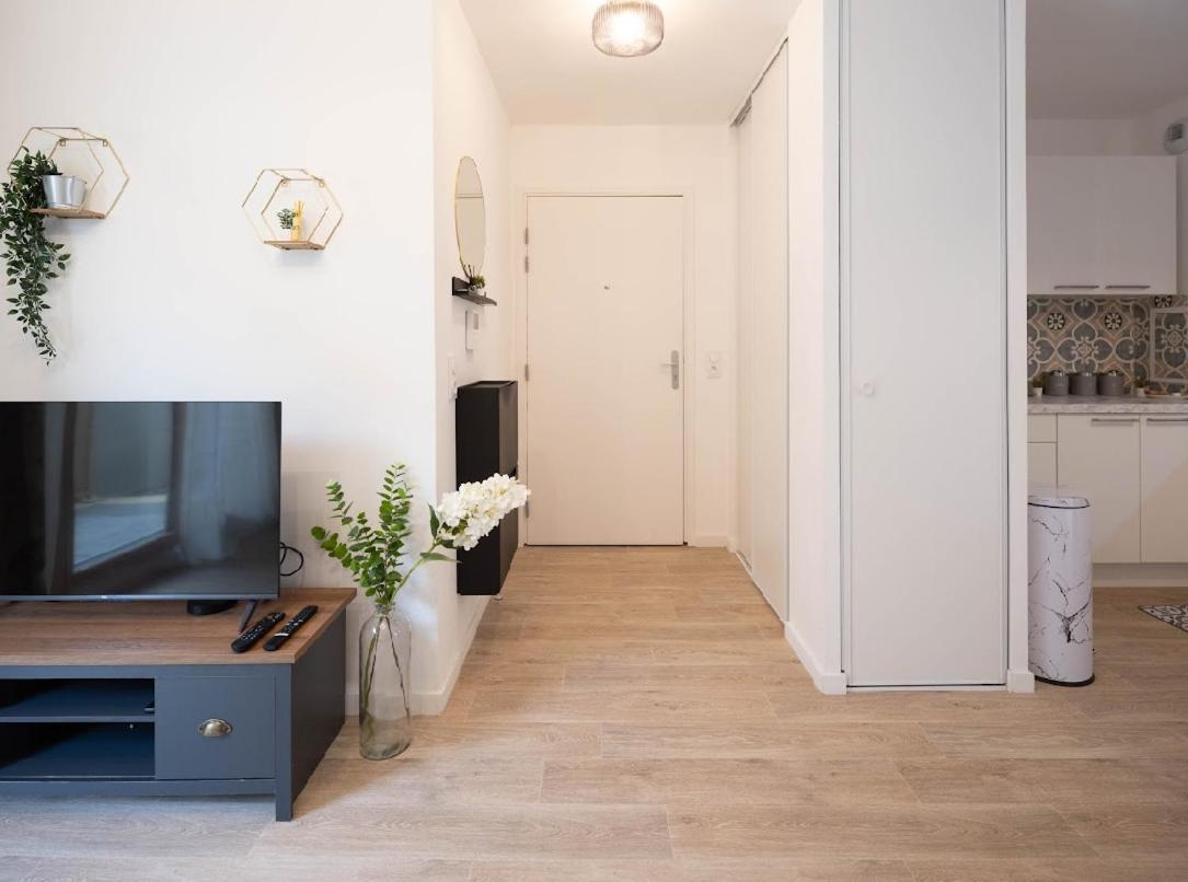 Sejour Unique A Pierrefitte Apartment ภายนอก รูปภาพ