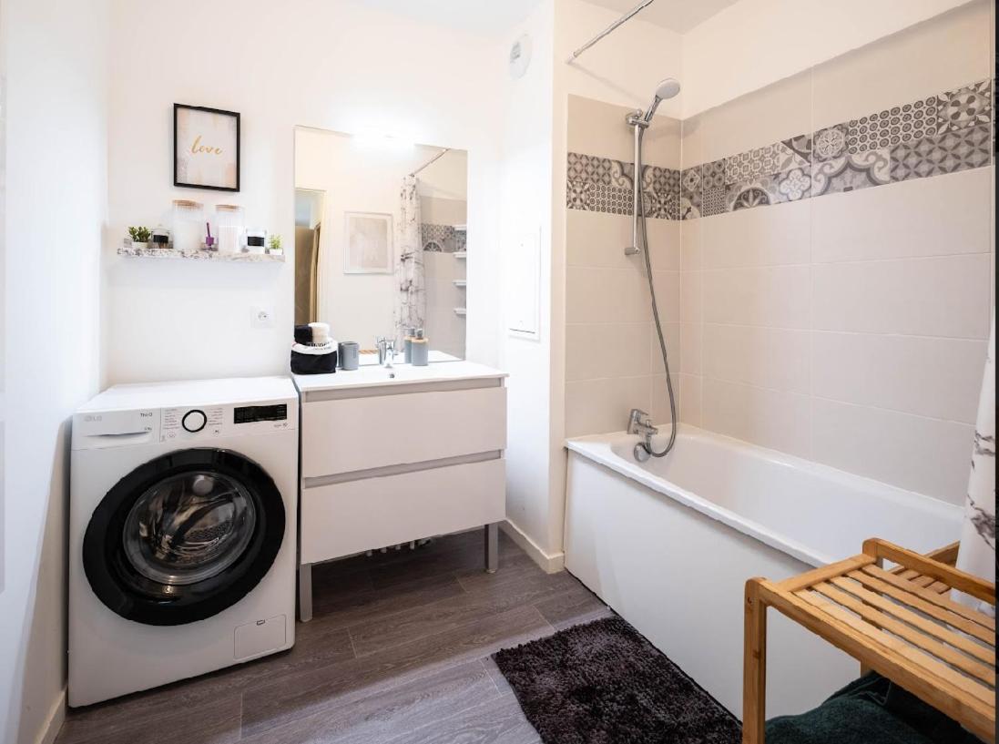 Sejour Unique A Pierrefitte Apartment ภายนอก รูปภาพ